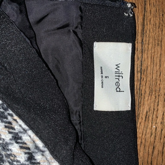 Aritzia Wilfred midi wrap plaid skirt with tie - Picture 4 of 4